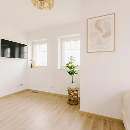 Апартаменты Kuesten Grachten 2 Direkte Wasserlage, Terrasse, 76qm, Neubaugebiet Гретзиль